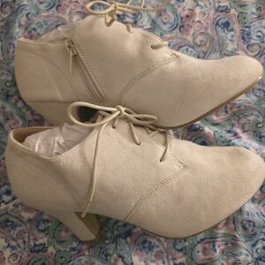 Journee Collection Cream Heeled Boots